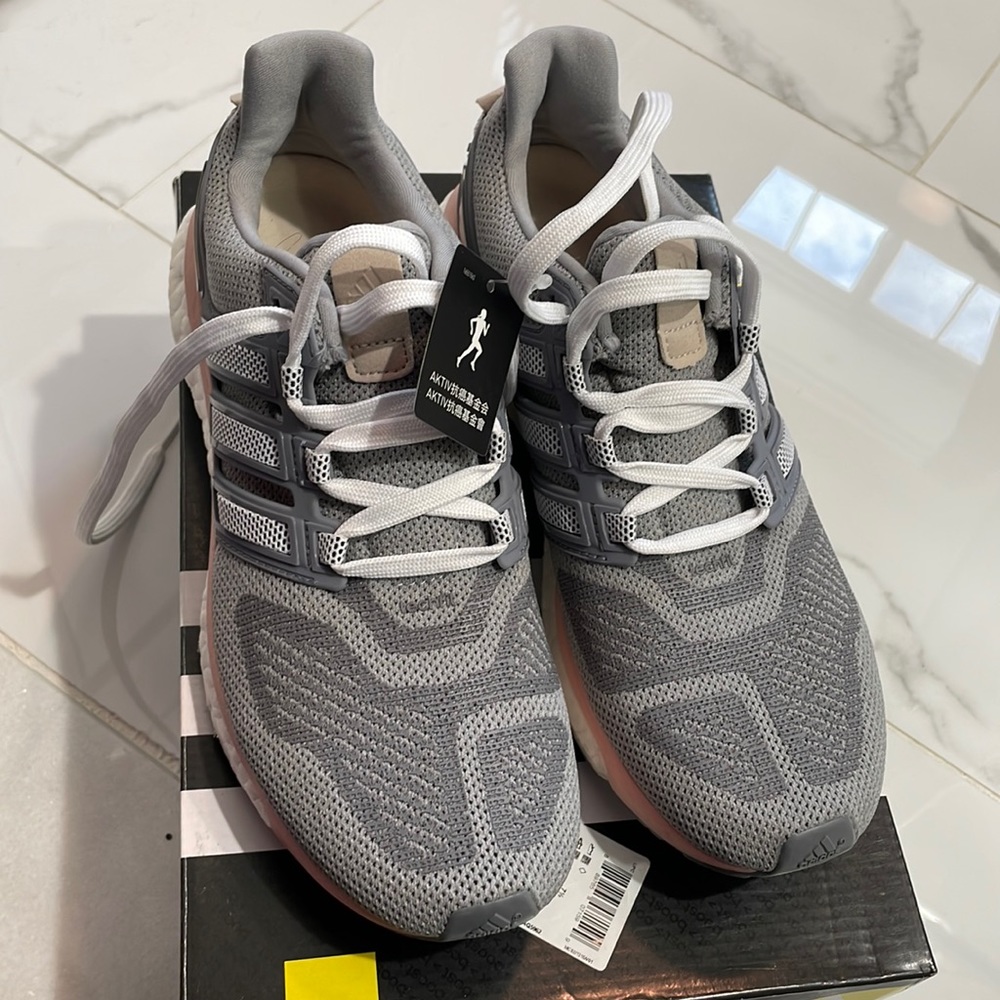 Brand new adidas energy boost sneakers size 7.5